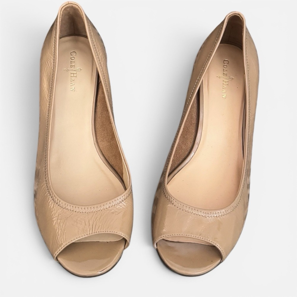 NWOB Cole Haan Saddie Nude Patent Leather Wedge Pumps Women's Size 8